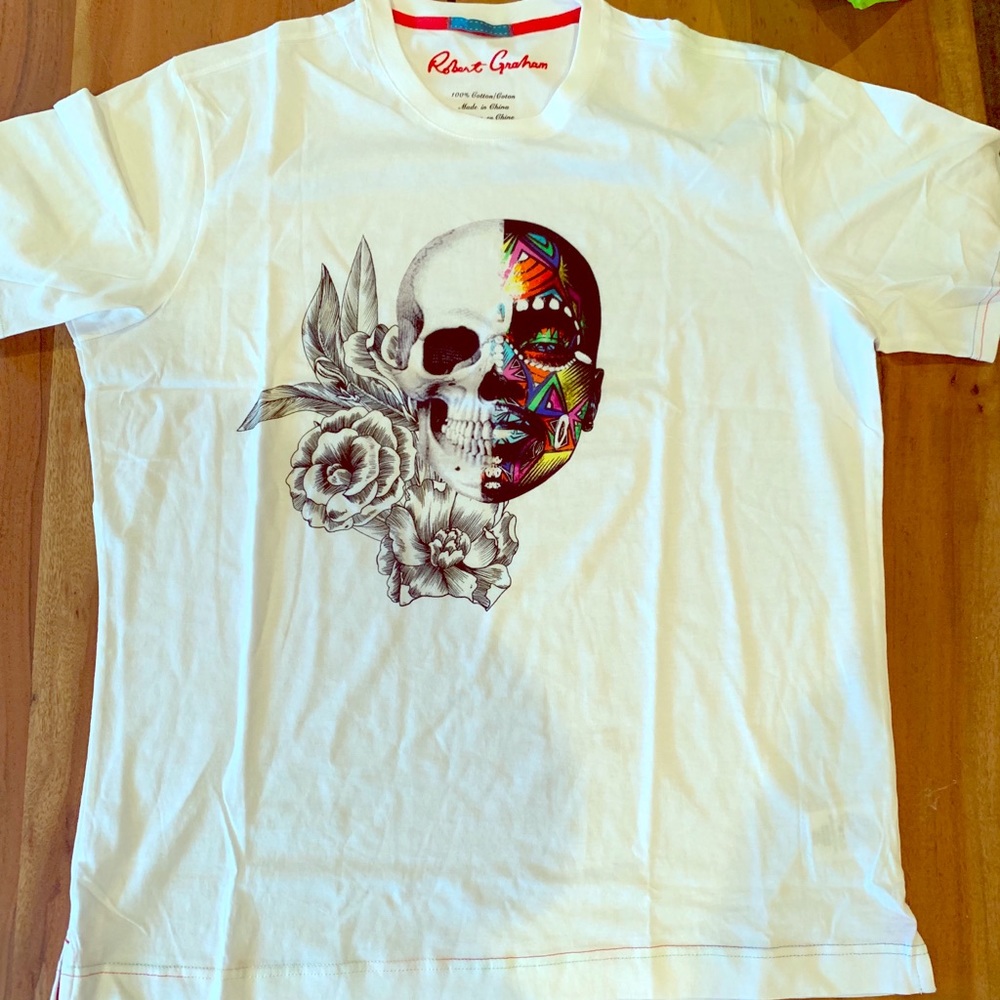 Robert Graham t shirt